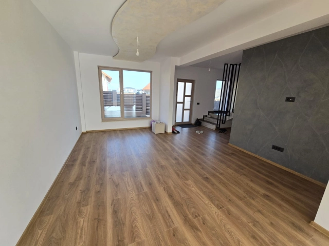 Casa 4 camere - Valea Lupului