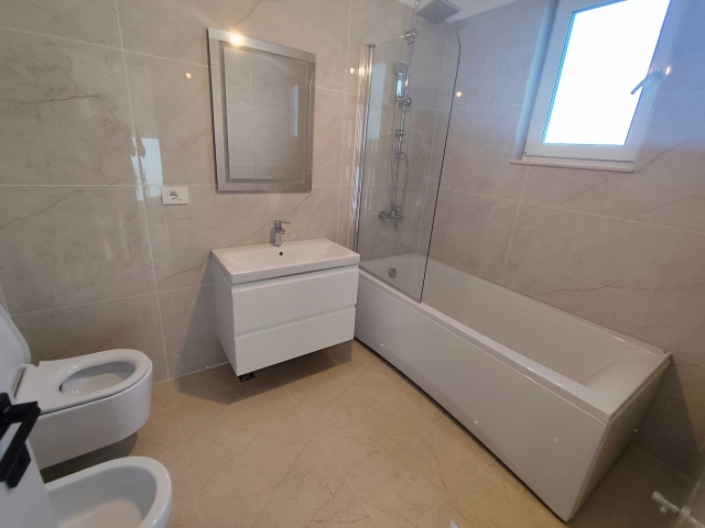 Casa 4 camere - Rediu